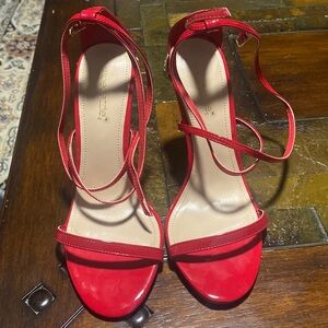 Red Shoedazzle size 8 Snake high heels.